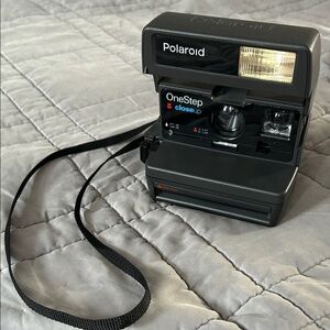 Polaroid OneStep Closeup Instant Camera - Charcoal Gray
